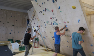 Arbeid med ny klatrevegg
<div title=